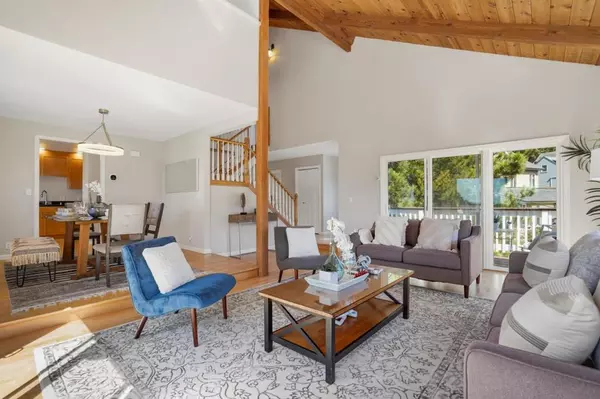 Pacifica, CA 94044,741 Rockaway Beach AVE