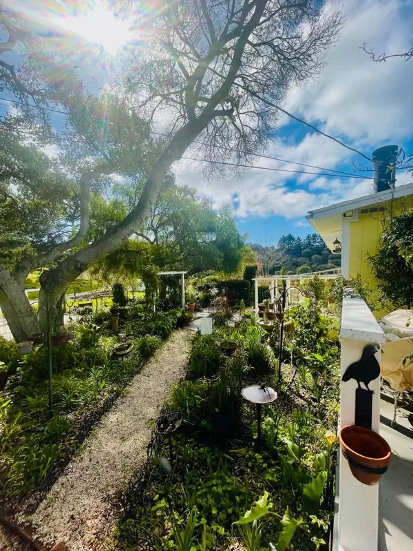 Salinas, CA 93907,65 Desmond RD