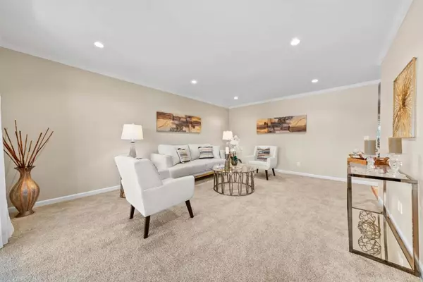 Mountain View, CA 94040,938 Clark AVE #4