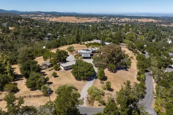 Portola Valley, CA 94028,177 Alamos RD