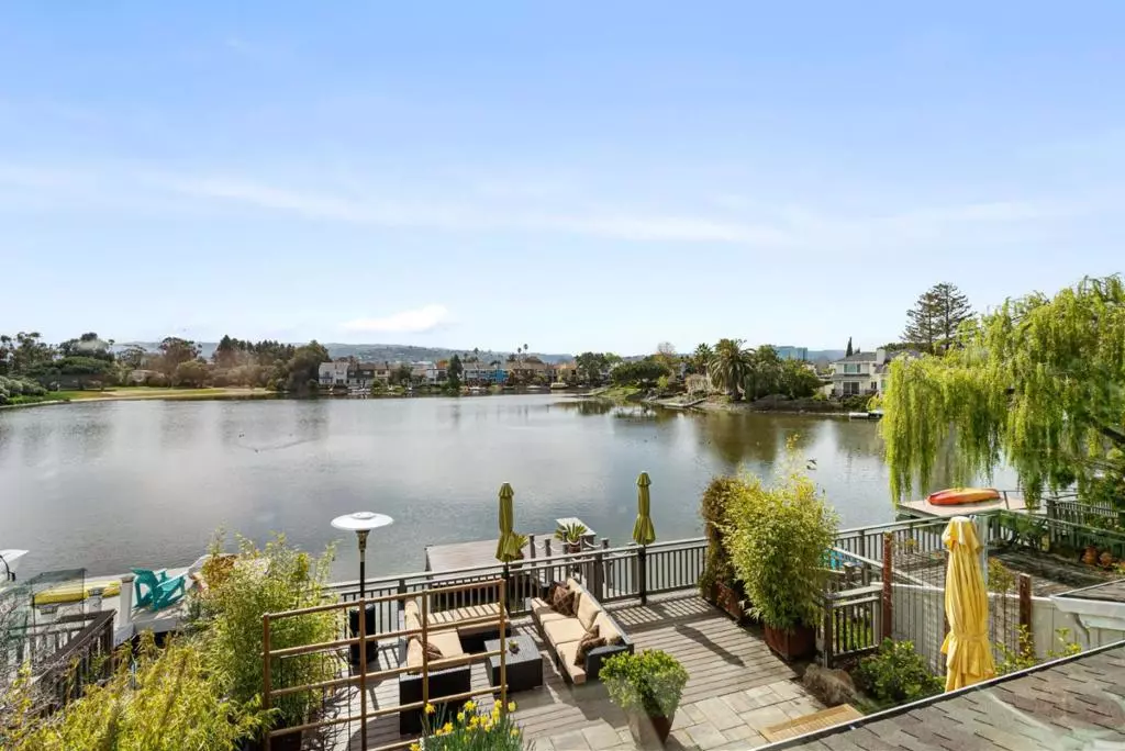 CA 94065,15 Spinnaker PL
