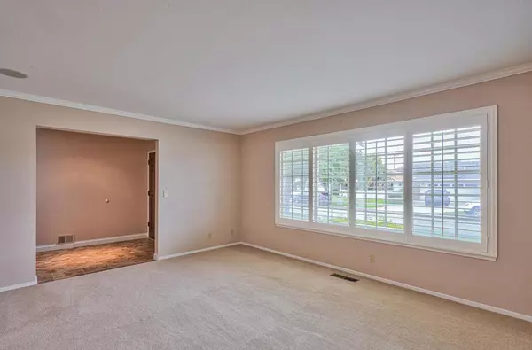 Salinas, CA 93901,1011 Sierra Madre DR