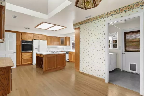 San Jose, CA 95124,15076 Bel Estos DR