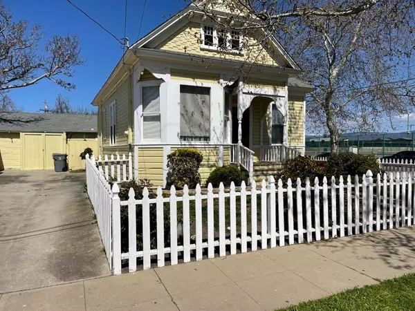 Salinas, CA 93901,204 Lang ST