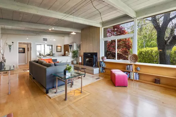 Portola Valley, CA 94028,309 La Cuesta DR