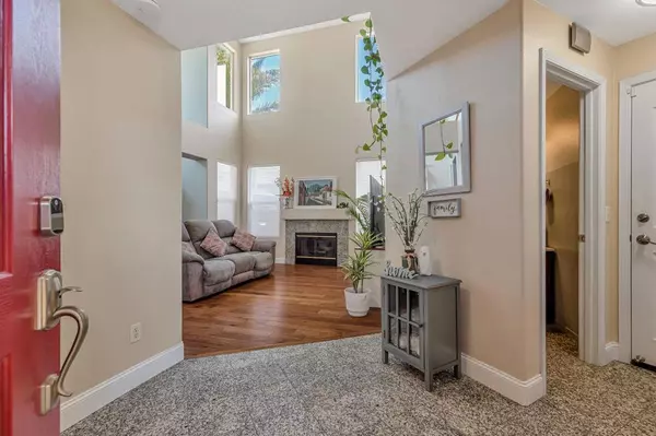 Salinas, CA 93906,16 Harrington CIR