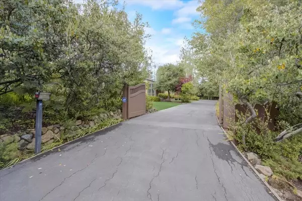 Woodside, CA 94062,270 Woodside DR