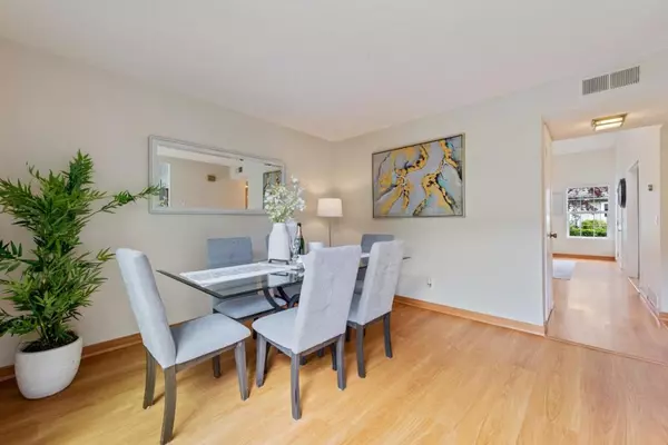 Foster City, CA 94404,1046 Eagle LN