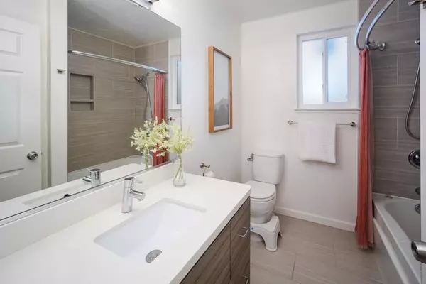 Brisbane, CA 94005,43 Joy AVE #D