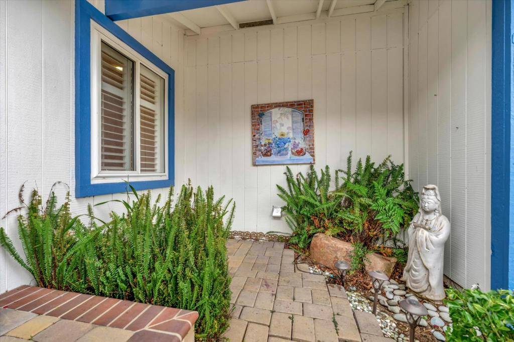 Foster City, CA 94404,990 Laguna CIR