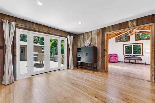 Felton, CA 95018,133 Beth DR