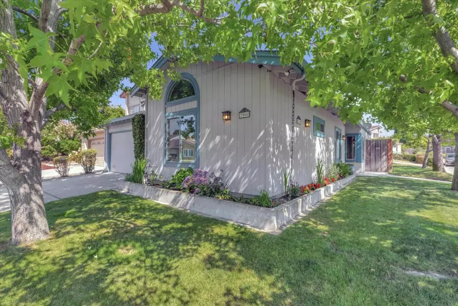 2966 Crater LN, San Jose, CA 95132