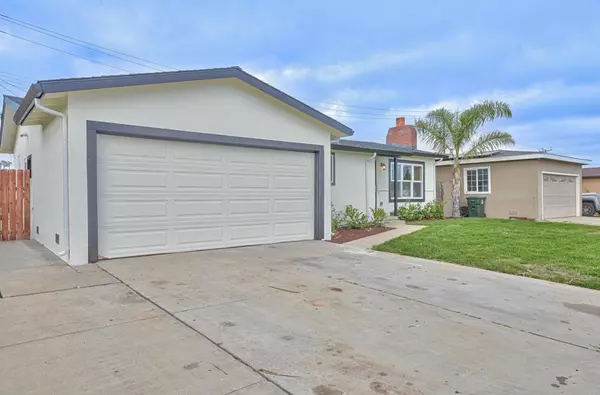 Salinas, CA 93906,83 Santa Teresa WAY