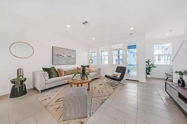 Newark, CA 94560,37520 Bowline RD