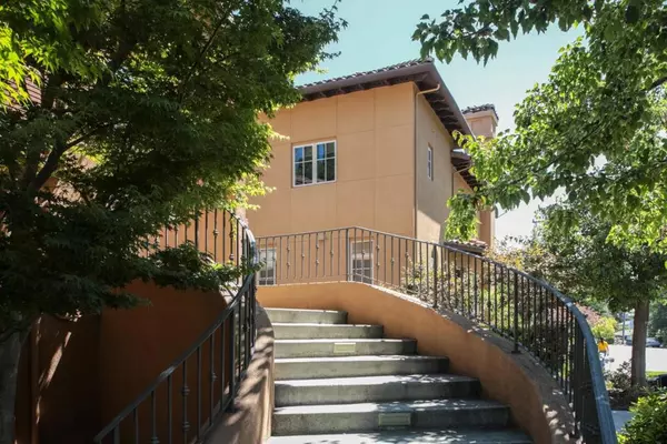 Los Altos, CA 94022,149 Cuesta DR