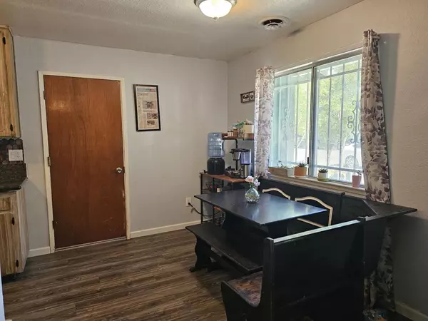 Los Banos, CA 93635,1106 E ST