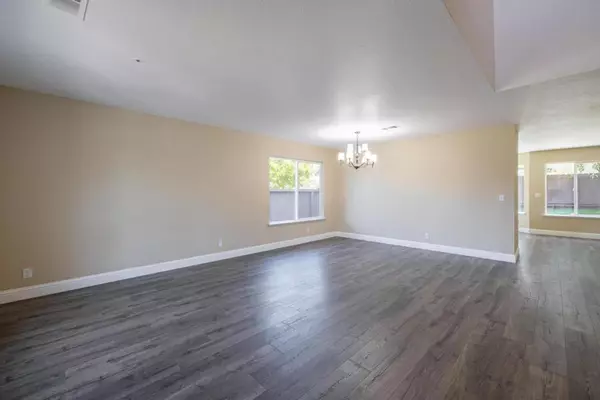 Salinas, CA 93906,3 Chablis CIR