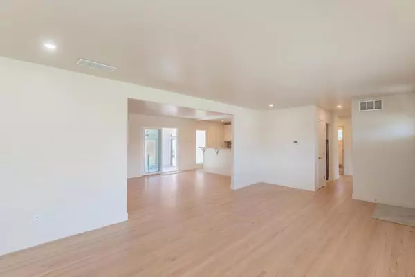 Salinas, CA 93901,191 Chaucer DR