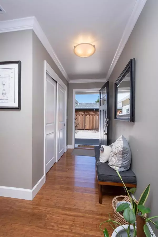 Redwood City, CA 94061,2764 Washington AVE