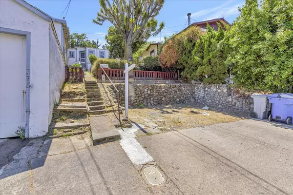 375 Alvarado ST, Brisbane, CA 94005