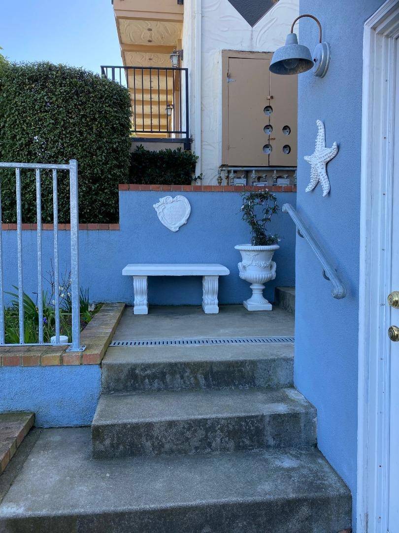 Monterey, CA 93940,621 Mcclellan AVE #Studio