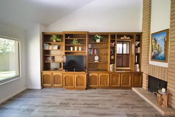 Davis, CA 95618,4204 Cowell BLVD
