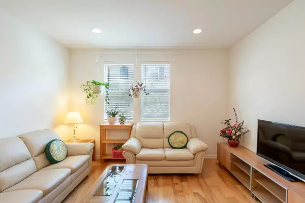 Sunnyvale, CA 94085,378 Santa Elena TER