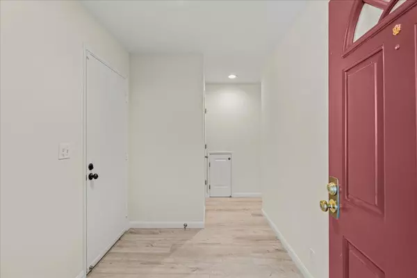 Mountain View, CA 94043,271 Sierra Vista AVE #5