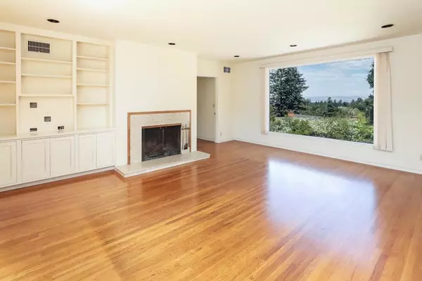 Los Altos Hills, CA 94022,13470 Robleda RD