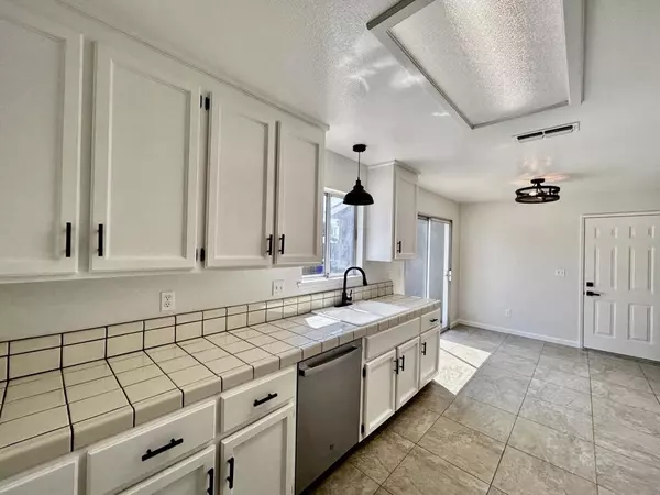 Modesto, CA 95358,808 Tassajara CT