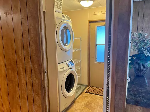 Daly City, CA 94014,93 Yacht LN