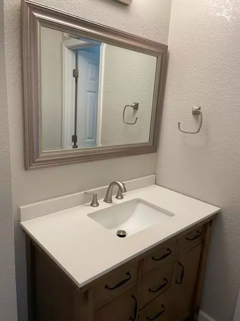 Salinas, CA 93906,1576 Cupertino WAY