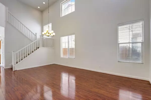 Gilroy, CA 95020,8911 Del Rio CIR