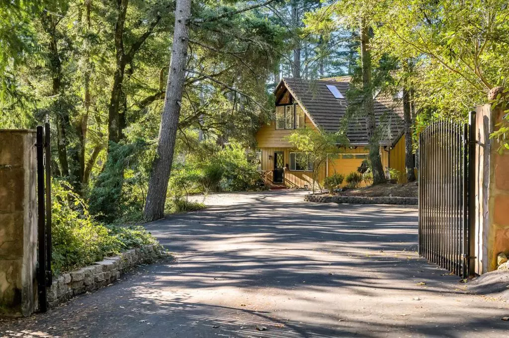 Woodside, CA 94062,5 Morse LN