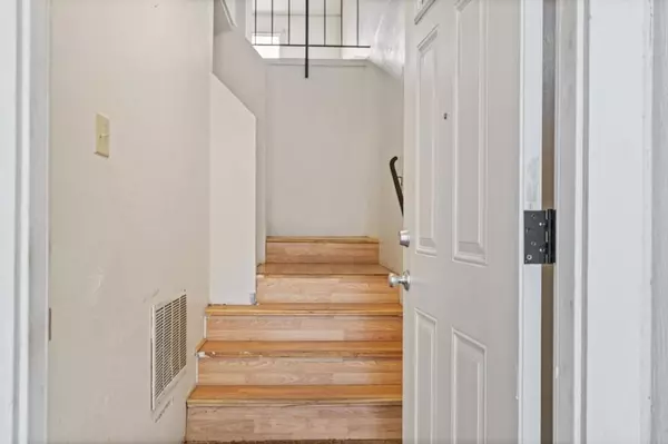 South San Francisco, CA 94080,135 N Spruce AVE