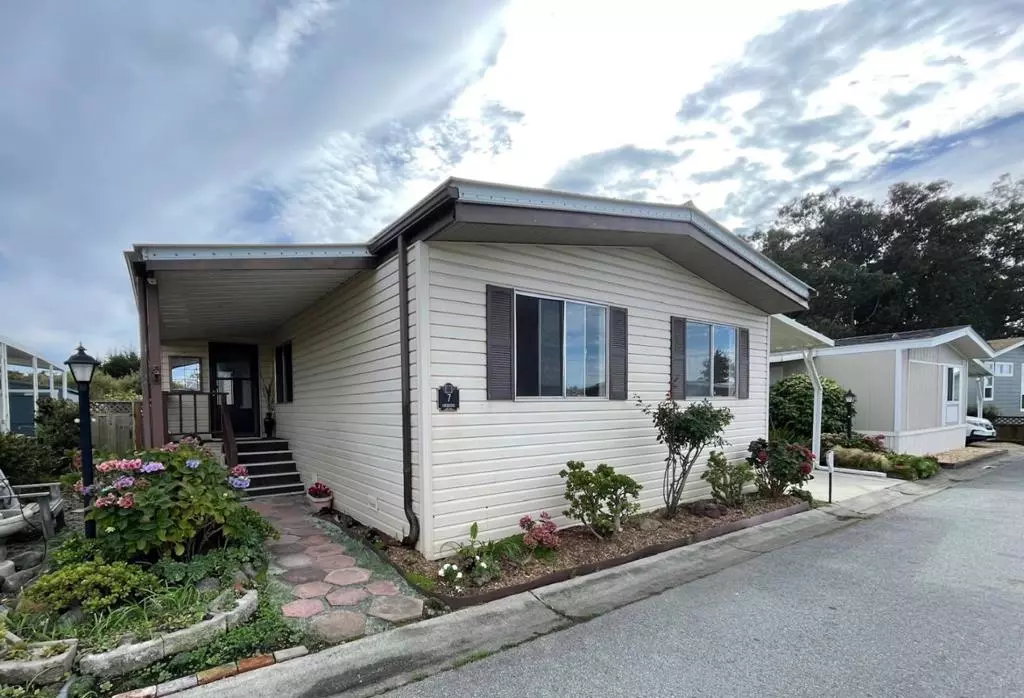 Half Moon Bay, CA 94019,7 Creekside DR