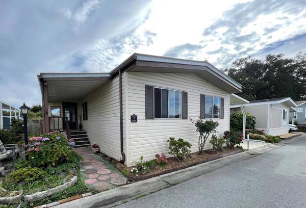 7 Creekside DR, Half Moon Bay, CA 94019