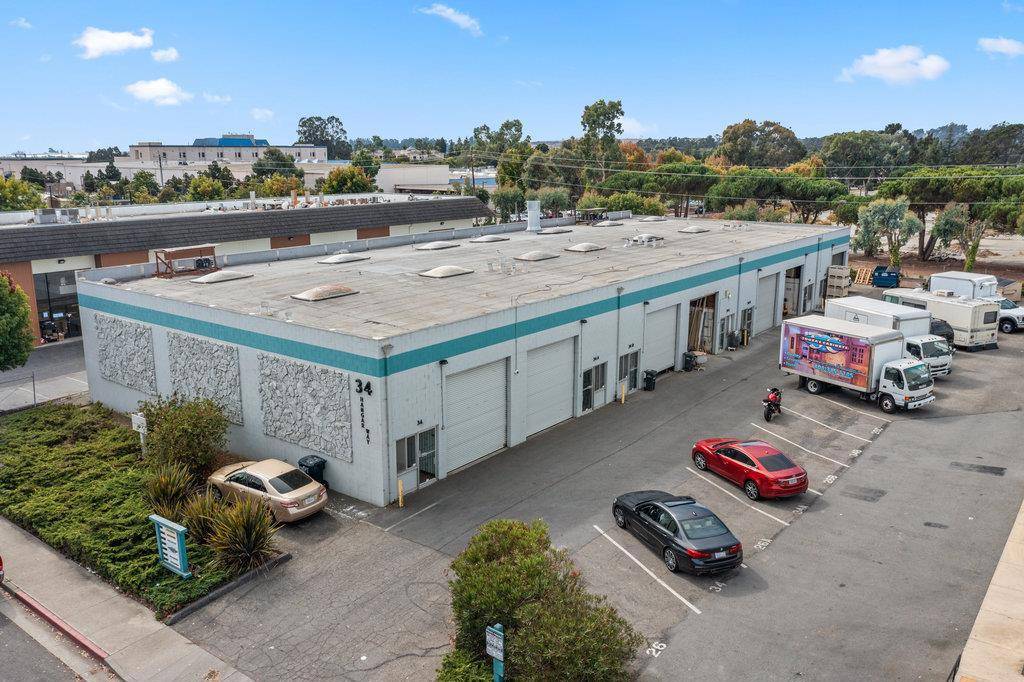Watsonville, CA 95076,34 Hangar WAY #A-F