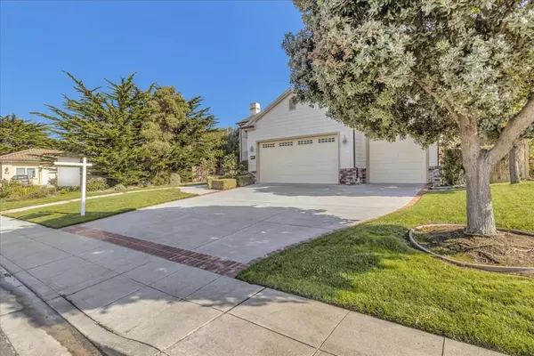 Half Moon Bay, CA 94019,120 Spyglass LN