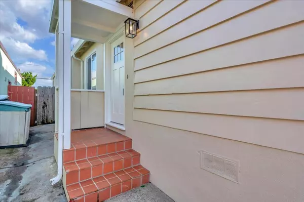 Daly City, CA 94015,255 Avalon DR