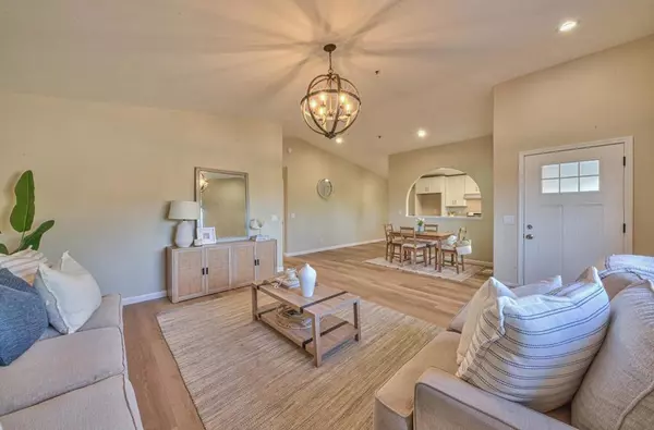 Royal Oaks, CA 95076,1974 Loma Vista CT