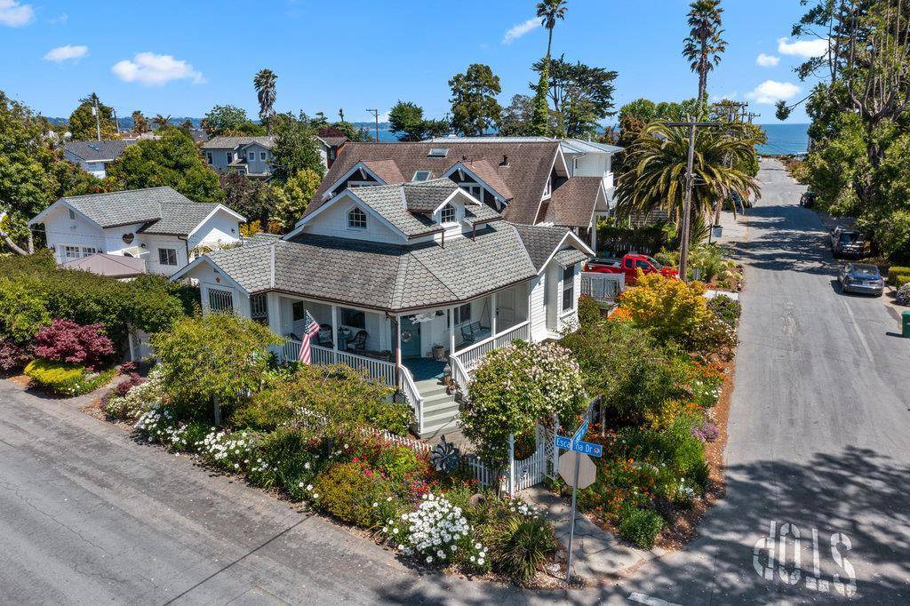 212 Hollister AVE, Capitola, CA 95010