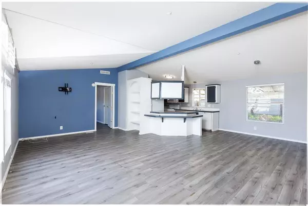 Royal Oaks, CA 95076,20 Las Lomas DR