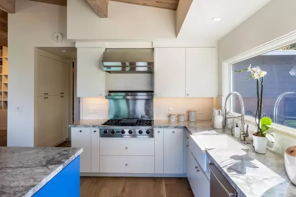 Portola Valley, CA 94028,166 Corte Madera RD