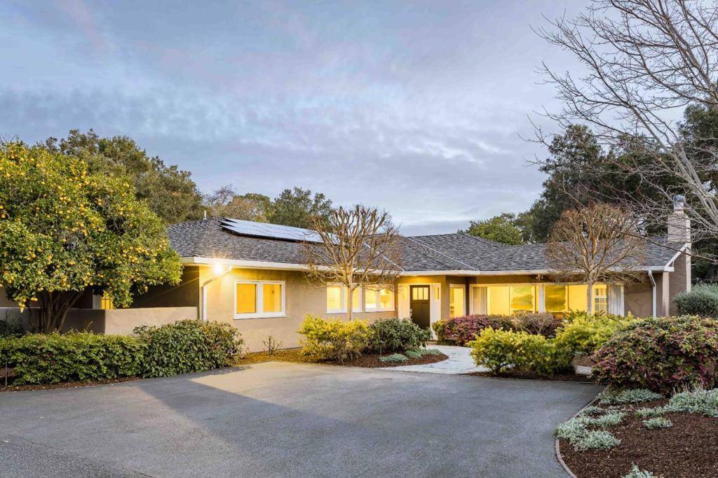 Atherton, CA 94027,197 Greenoaks DR