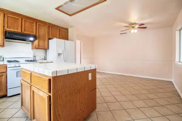 Los Banos, CA 93635,454 Oakwood DR