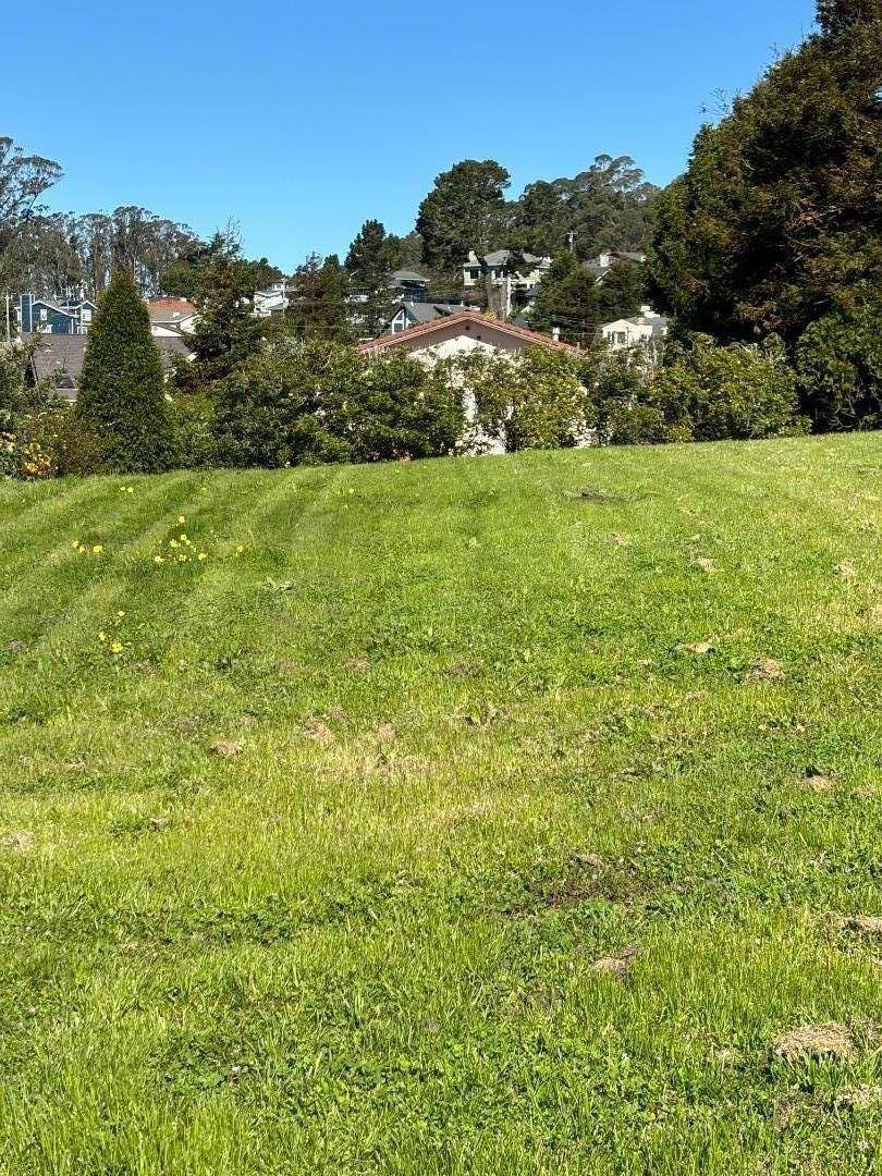 Carmel AVE, El Granada, CA 94018