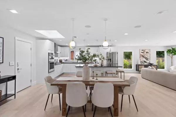 Cupertino, CA 95014,11147 Linda Vista DR