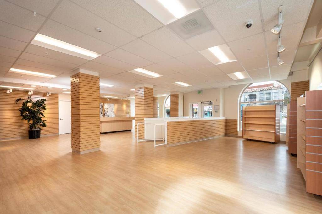 Menlo Park, CA 94025,3248 Middlefield RD