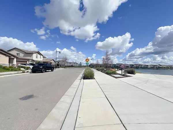 Lathrop, CA 95330,1753 Marina DR
